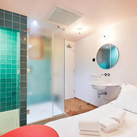 Not Hotel
