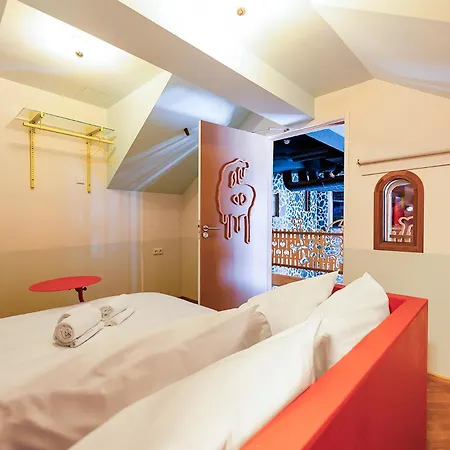 Not Hotel