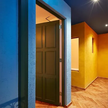 Not Hotel